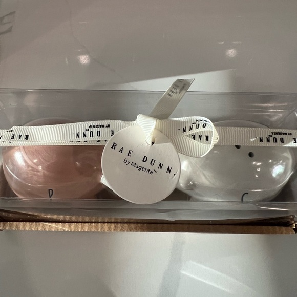 Cute. Rae Dunn. pig. salt and pepper - Picture 8 of 16